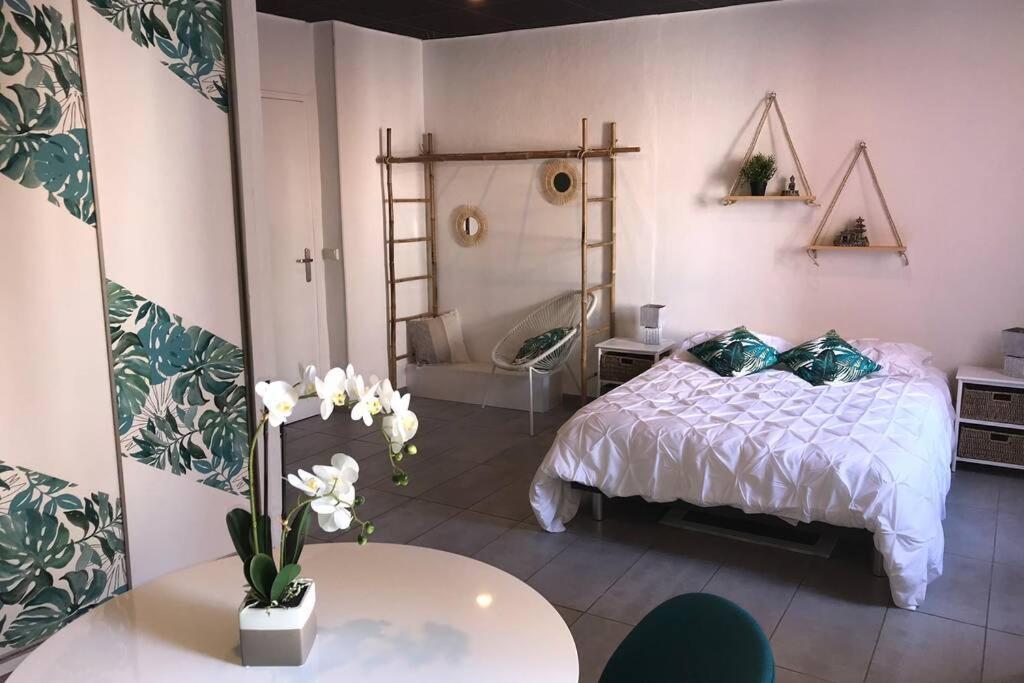 Studio Cocooning A 50 M Du Port, Classe 1 Etoile Cassis Exterior foto